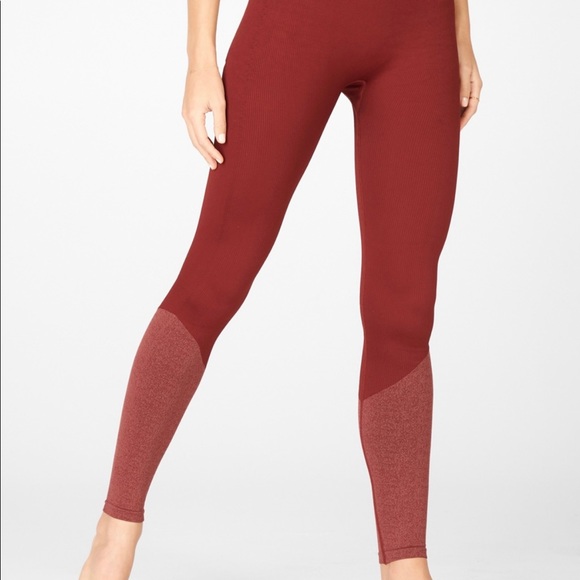 Fabletics Seamless Set! - Picture 4 of 5